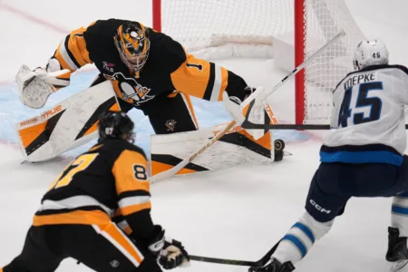 Jets edge Penguins 3-2 as Perfetti scores 9 seconds after tying goal